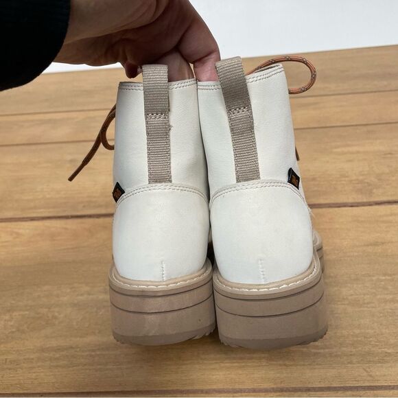 Teva Midform Lace Up Boots in Ivory Size 8.5 - Picture 3 of 7